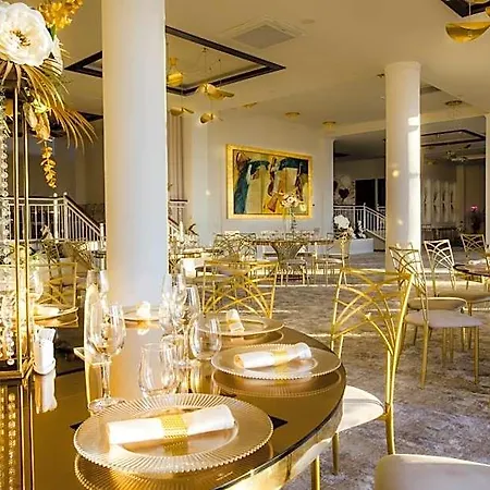 Aurelia Hotel