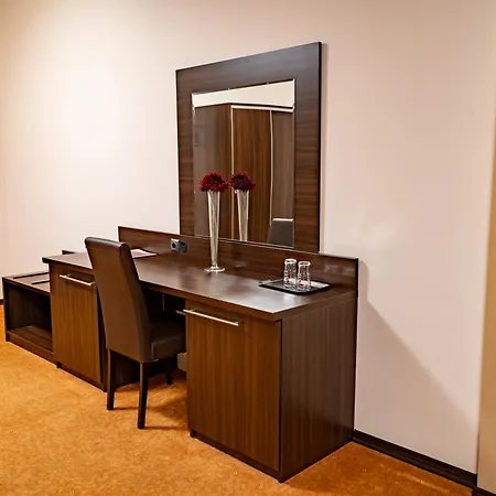 Aurelia Hotel 3*
